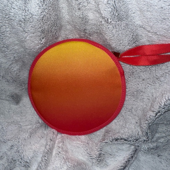 Sunnylife picnic set - NEVER USED - Picture 9 of 9